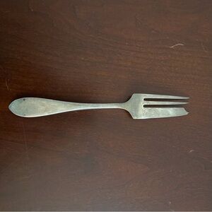 1909 Oneida Silver Fairoaks Silverplate Pie Fork - 7 Inch